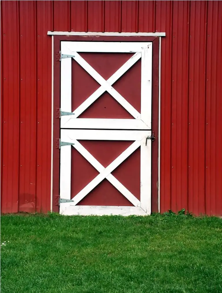 red_and_white_barn_shed_door