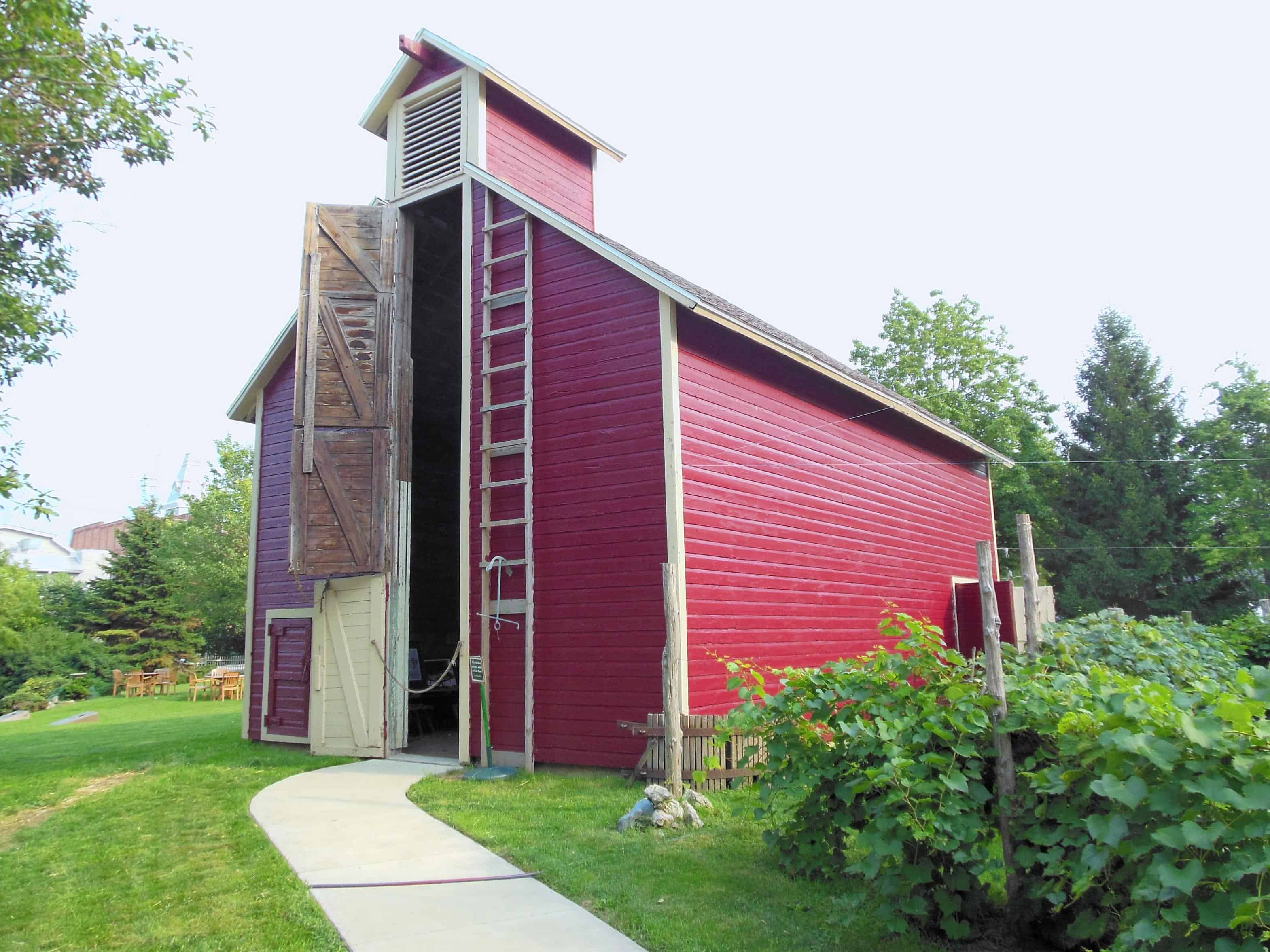 tall-barn_shed_door