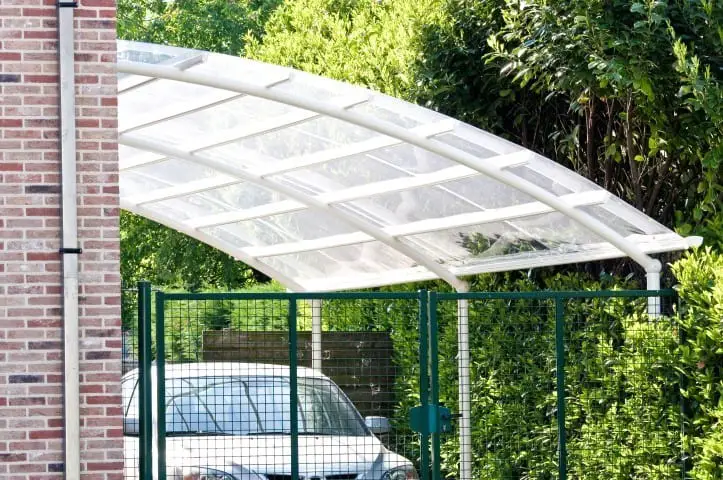 Plexiglass skylight roof