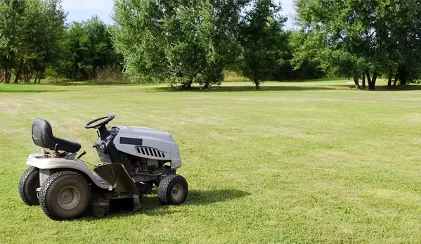 Best Garden Tractor - Tractor on a fresh cut lawn