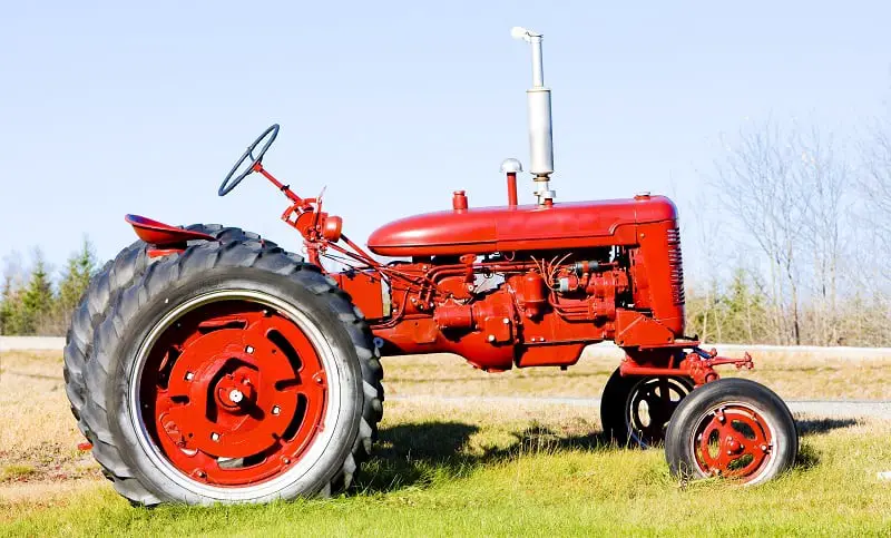 Old style tractor with no accessories