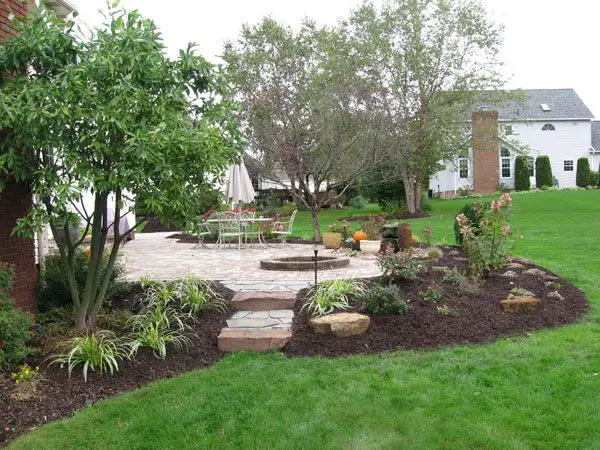 landscaping-around-patio-texas-landscaping
