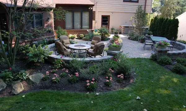 unique-backyard-patio-landscaping-ideas