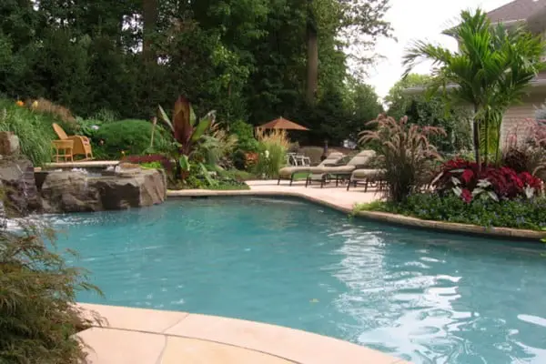 natural-pool-garden-design-600x400