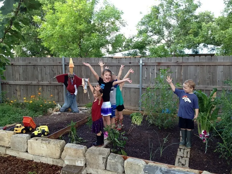 kids-gardening-space